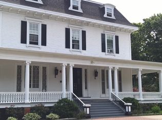3 Stewart Ct APT 12, Newport, RI 02840