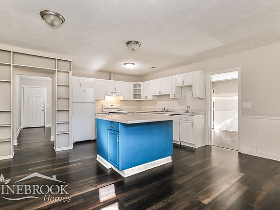 4th image of 3001 Boyle Ave