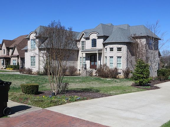 2nd image of 1208 Twin View Dr