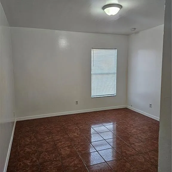 2511 Sunniland Blvd — Photo 12