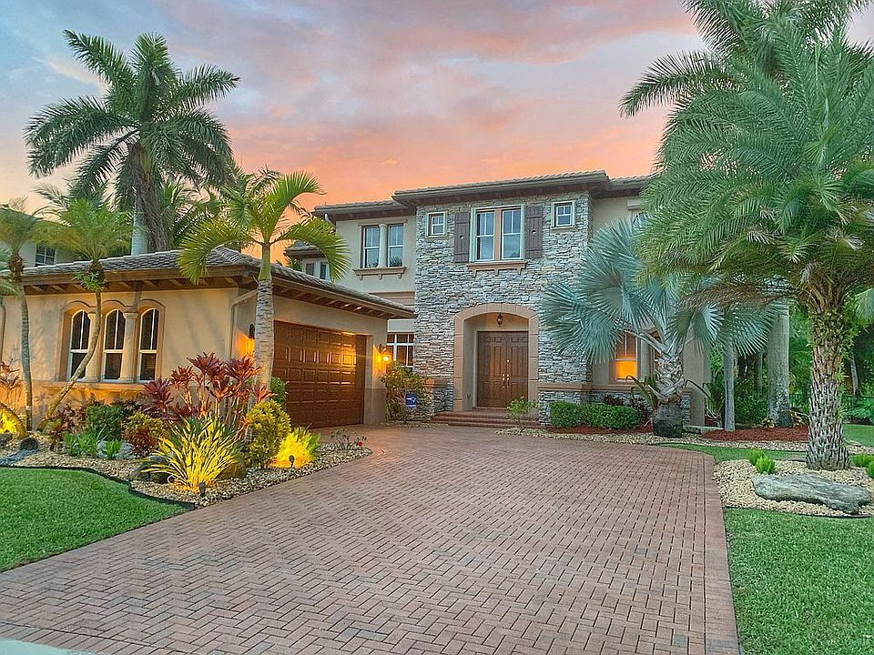 1st image of 7925 NW 111th Way
