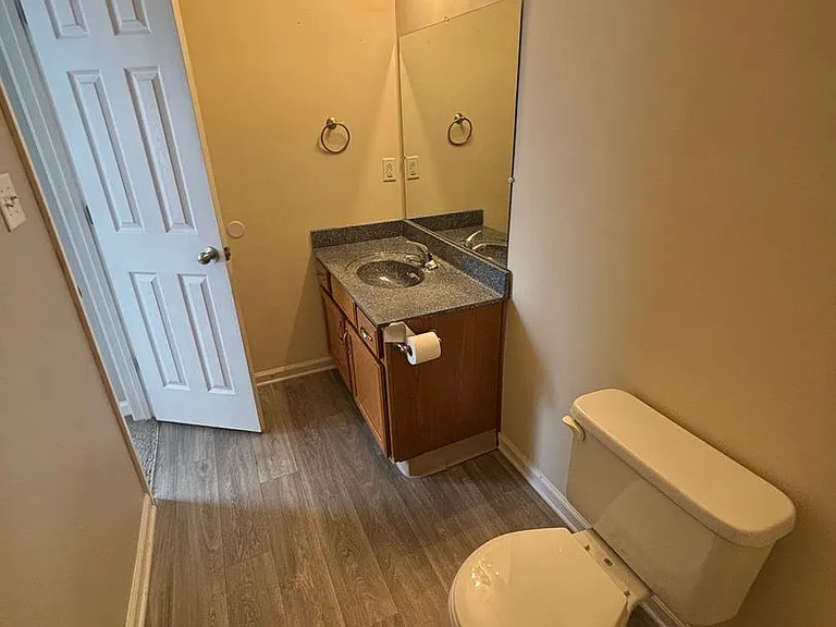 306 Chalet Cir — Photo 20