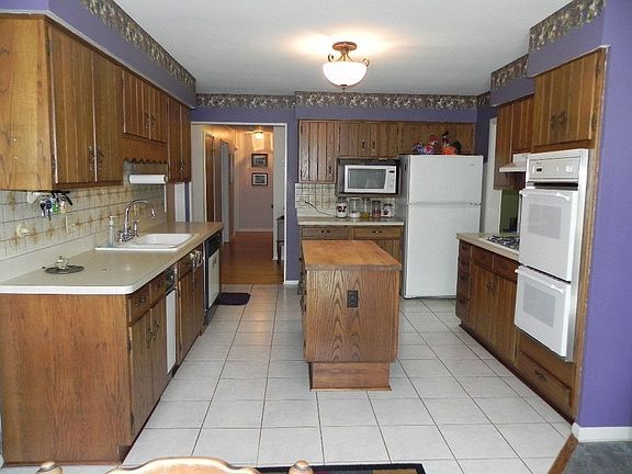 5th image of 817 Illinois Ave