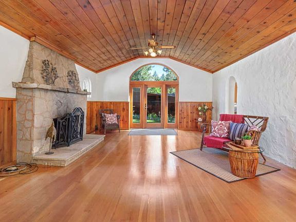 3rd image of 831 San Lorenzo Ave