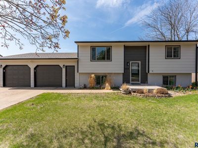 5524 W Deer Creek Dr, Sioux Falls, SD, 57106