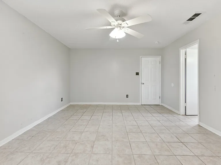 3217 Honeysuckle Dr — Photo 24