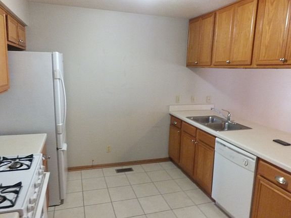 4th image of 6305 Oak Crest Ln #39