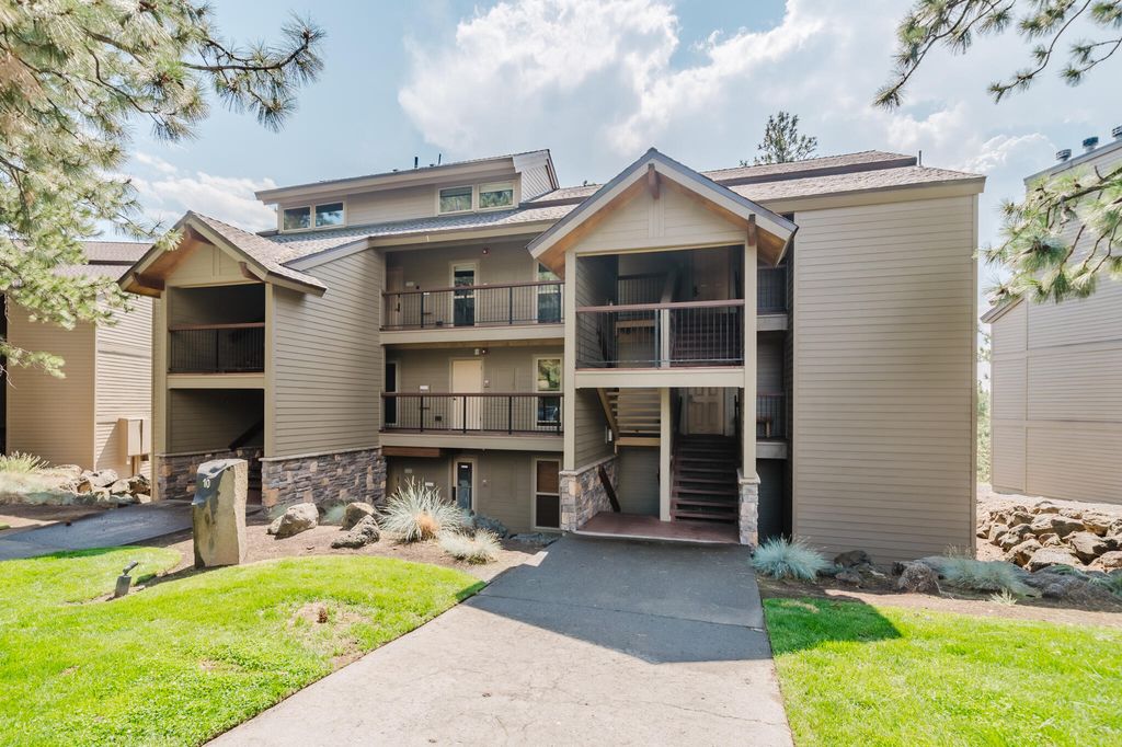 18575 SW Century Dr Unit 1023, Bend, OR - View 3