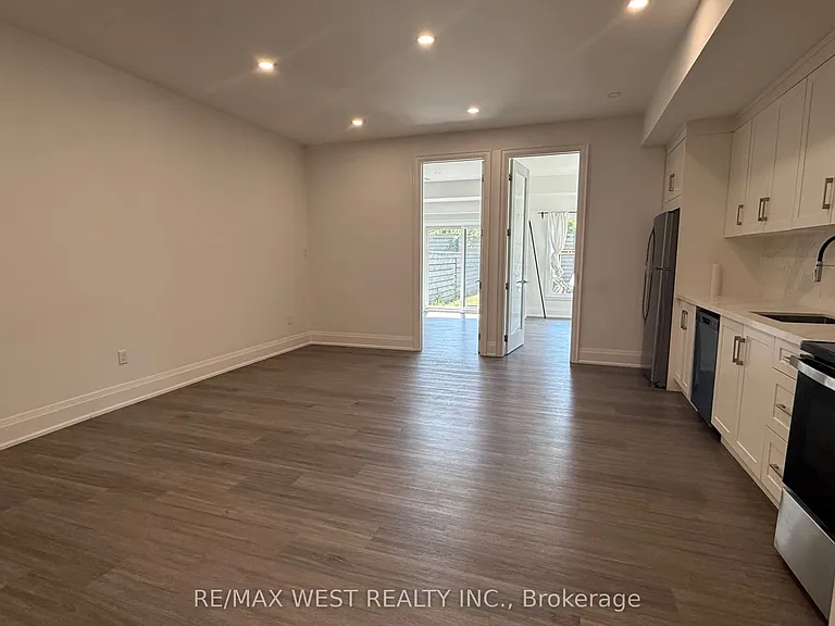 21 Antonio Ct #LOWER — Photo 6