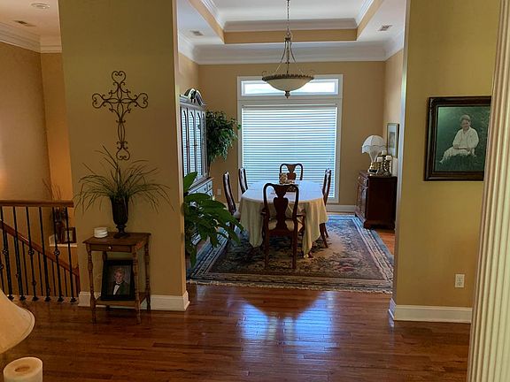 4th image of 606 Ridgecliff Dr