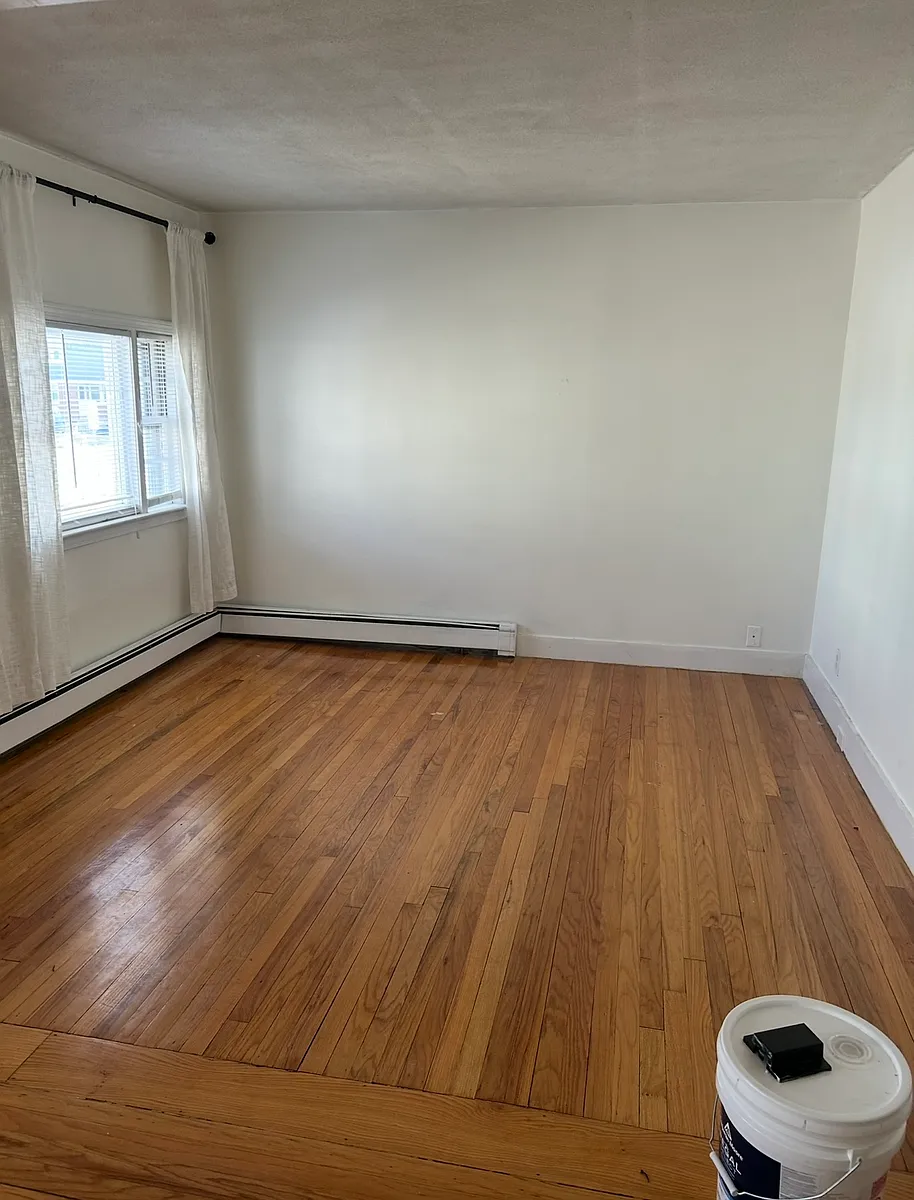 Building Photo - 10 Rice Ave #1