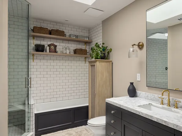 309 Pacific Street image 16 of 21