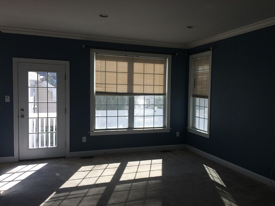 Family room - 1st floor. Gets plenty of sunshine during the day