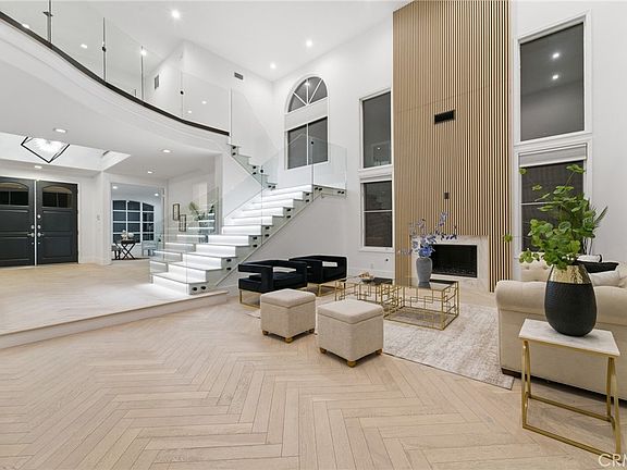 4th image of 7612 Carmenita Ln