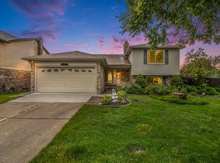 42315 Hanford Rd, Canton, MI 48187
