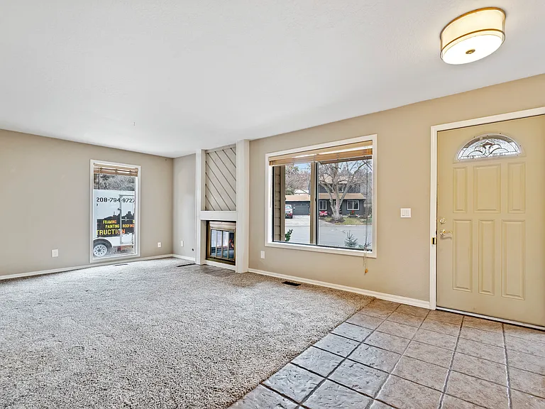 765 N Meaghan Pl — Photo 4