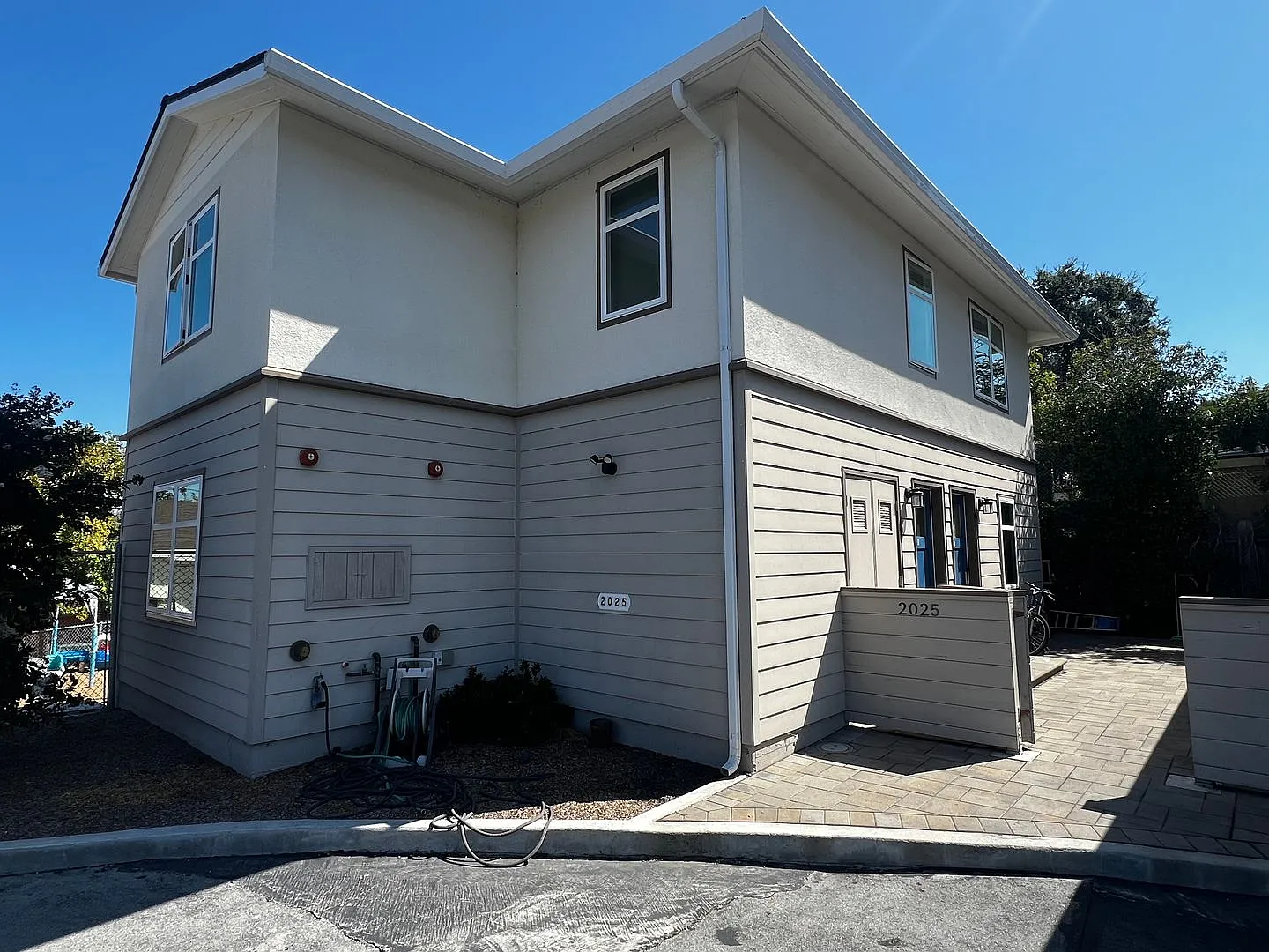 2025 Avy Ave, Menlo Park, CA 94025 — Photo 1