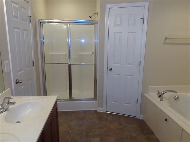 4009 Locerbie Cir — Photo 7