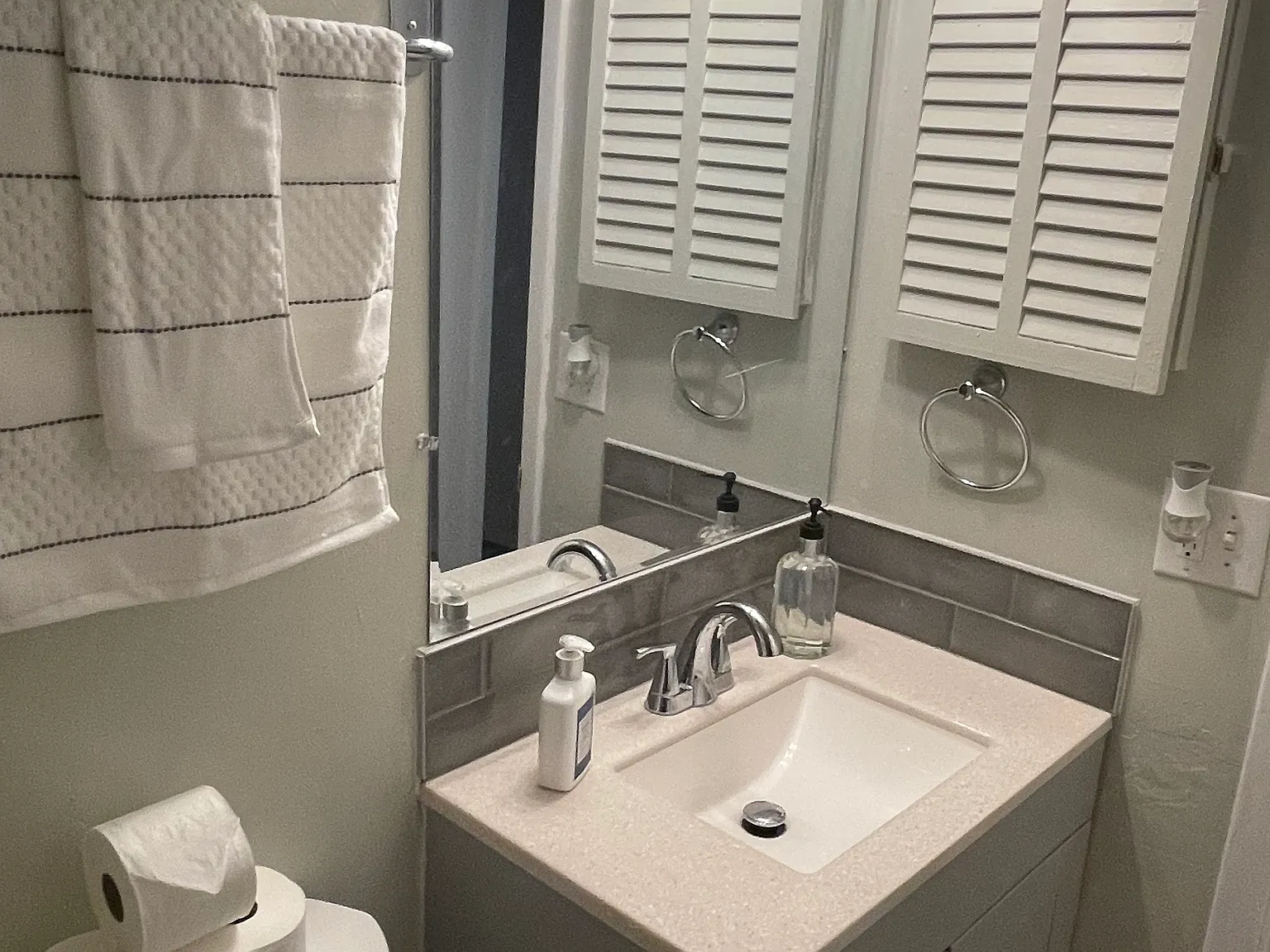 2 bed, 860 sqft, $1,999 — Photo 3