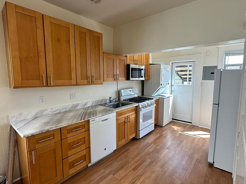 1st image of 129 Duboce Ave