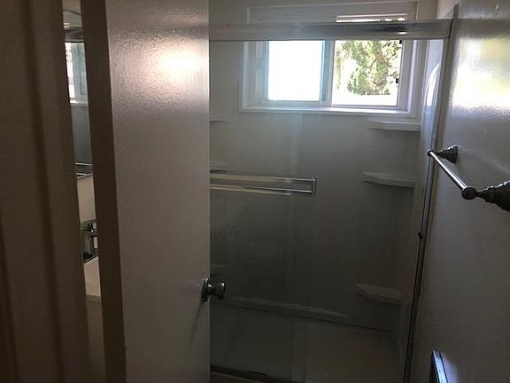 3rd image of 2162 Thomas Ave #2