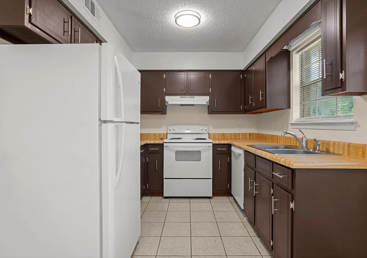 2 bed home in West Pensacola — Photo 4