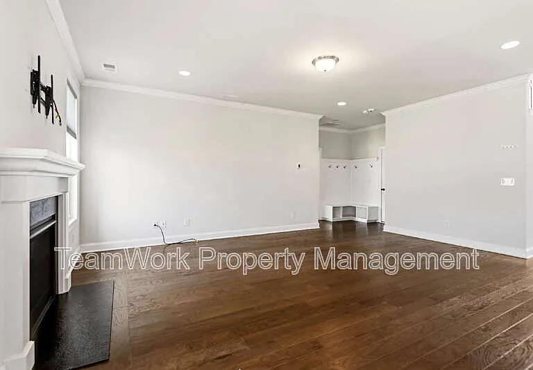 233 Seaworthy St — Photo 13
