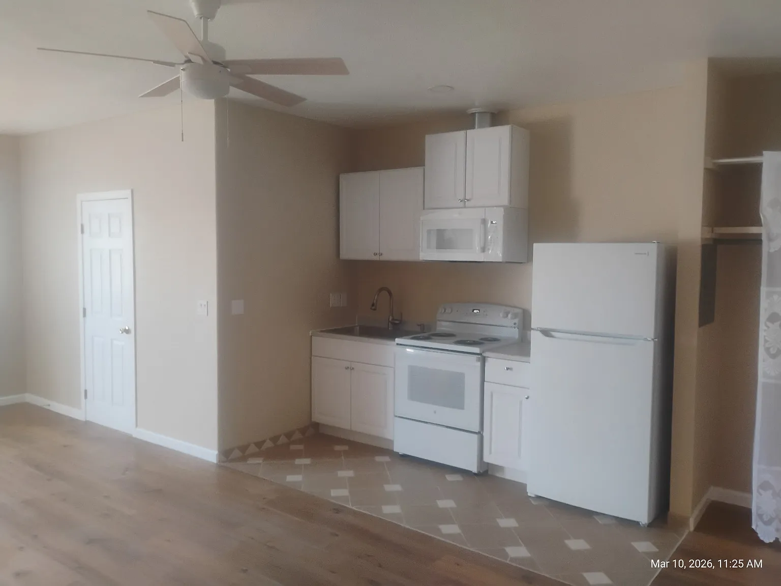 Studio, 700 sqft, $1,700 — Photo 2