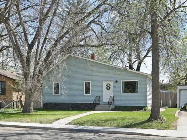 320 3rd St W, Brooks, AB T1R 0E7