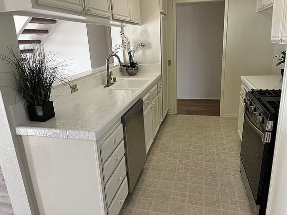 4th image of 5124 Coldwater Canyon Ave APT 207