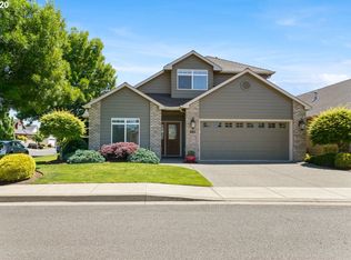 706 SE Glendover Ln, Dallas, OR 97338