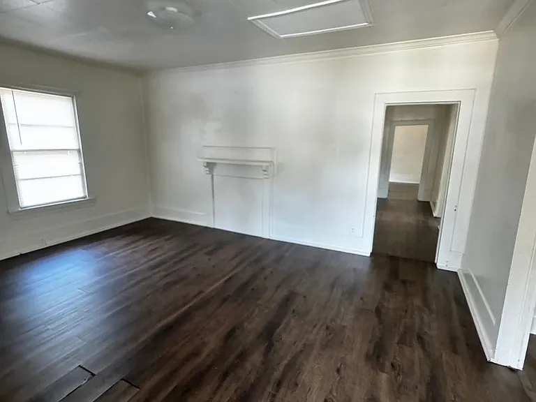 833 Kings Rd — Photo 8