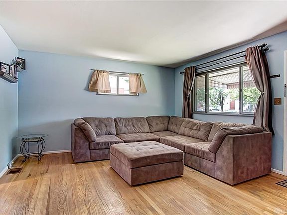 3rd image of 2532 Kennedy Ave