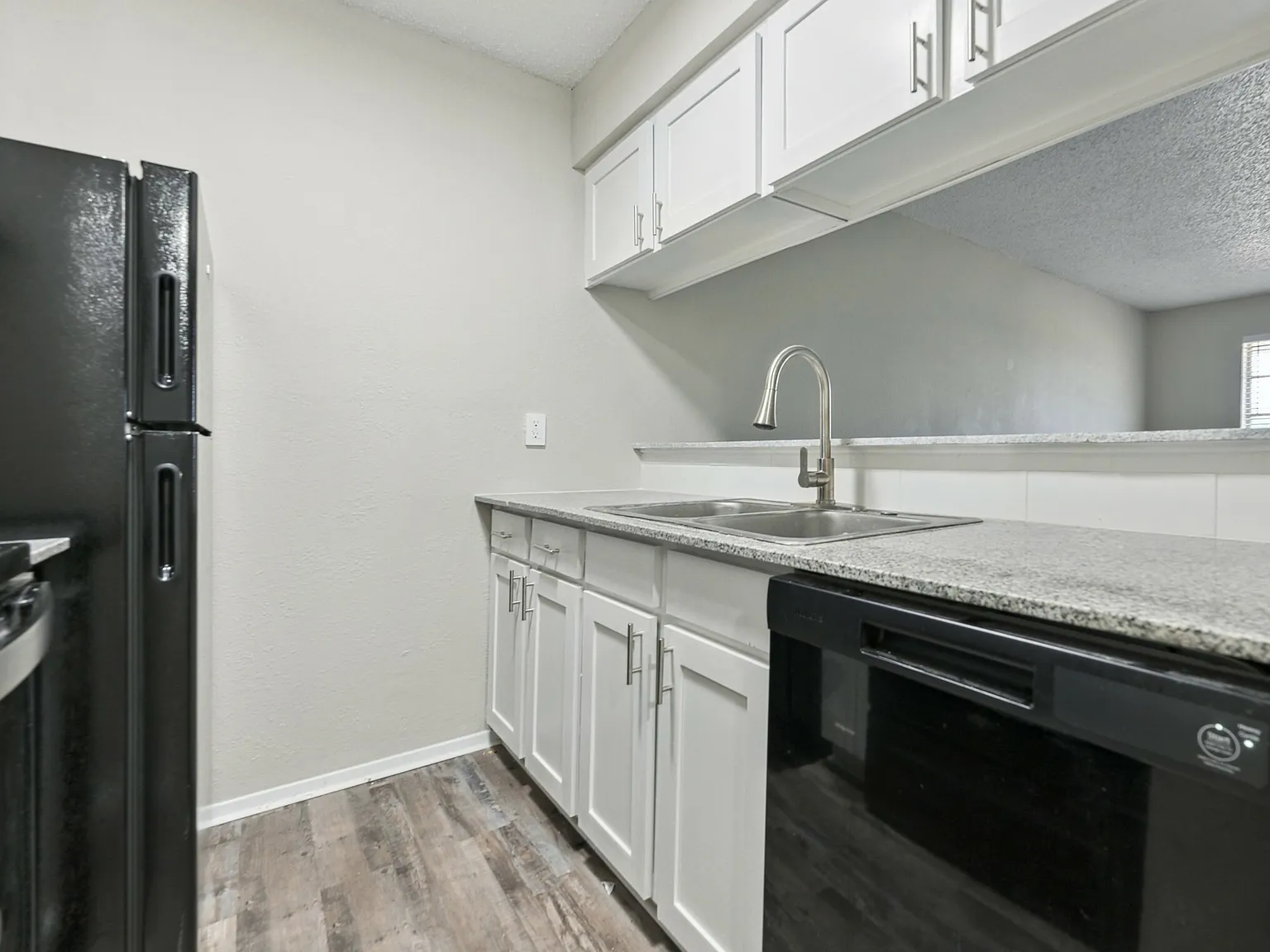 Canyon Creek Apartments — Photo 1