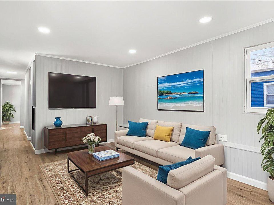 1st image of 114 Cookstown New Egypt Rd