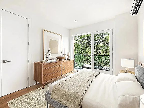 3rd image of 643 E 7th St #5R