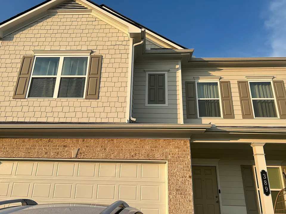 389 Roxeywood Way