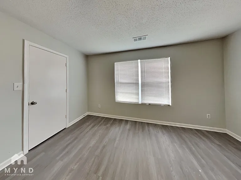 4828 Royal Run Dr — Photo 10