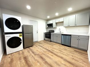 704 NE 53rd St #2, Seattle, WA 98105