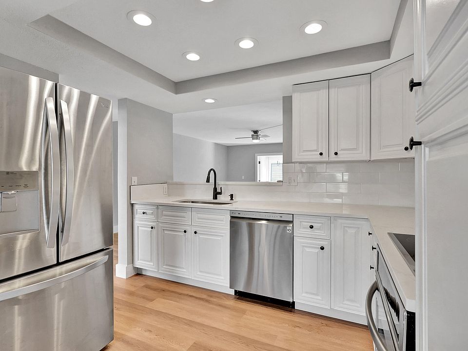 1st image of 11 Willowbrook Lane #108