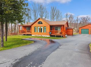 3 Rustic Ln, Gardiner, ME 04345