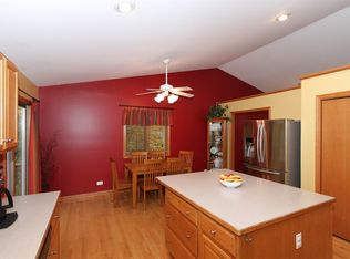 1208 Maple St, Lake In The Hills, IL 60156