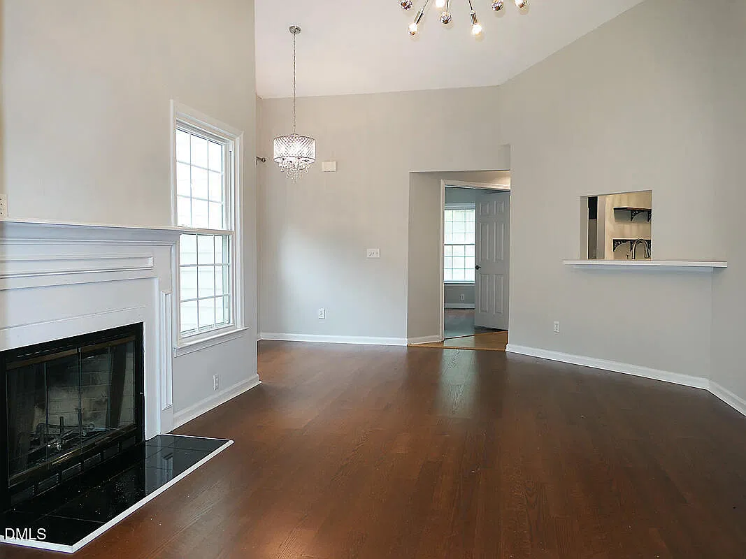 2 bed, 2.0 bath, 1036 sqft, $1,595 — Photo 3