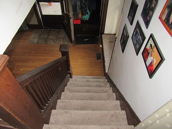 3rd image of 221 Robinwood Ave