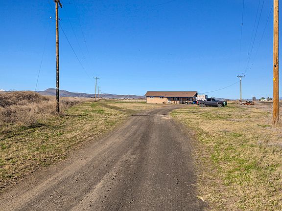 2nd image of 23810 Gaines Rd