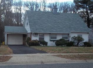 27 Bonnie Ln, Willingboro, NJ 08046