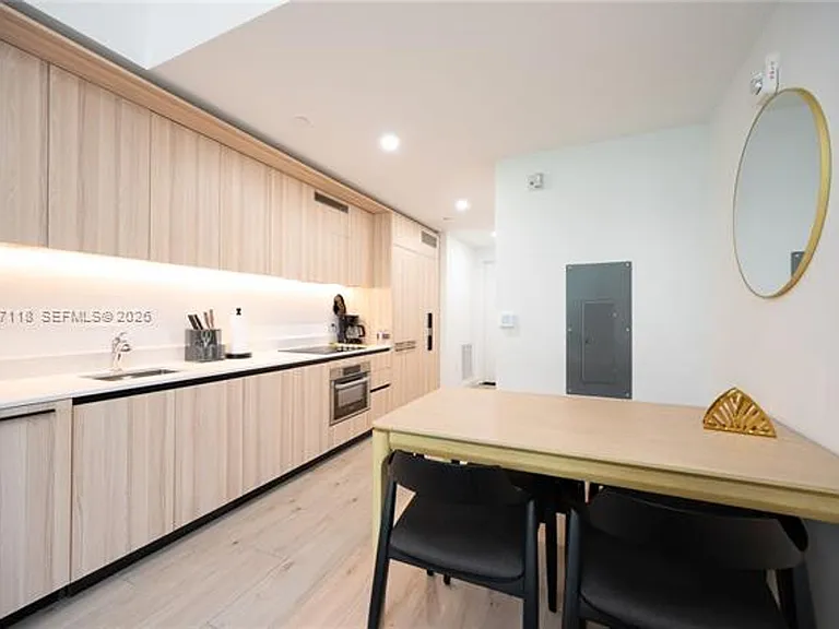 225 N Miami Ave #CU-1505 — Photo 11