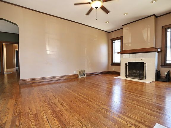 3rd image of 627 Runnymeade Ave