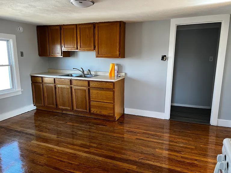 53 Myers Ave — Photo 4