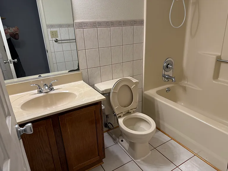 2000 Monument Dr — Photo 16